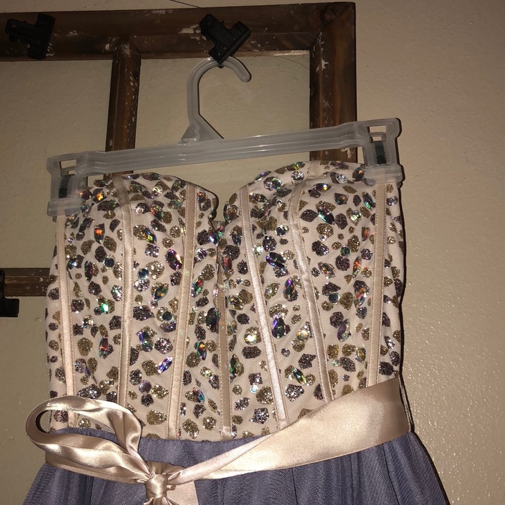 Dress - Picture 2 of 4